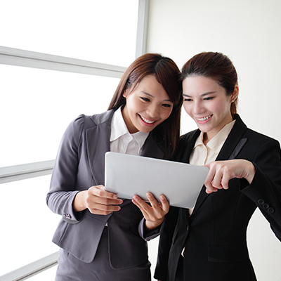 office-people-044.jpg?h=400\u0026w=400\u