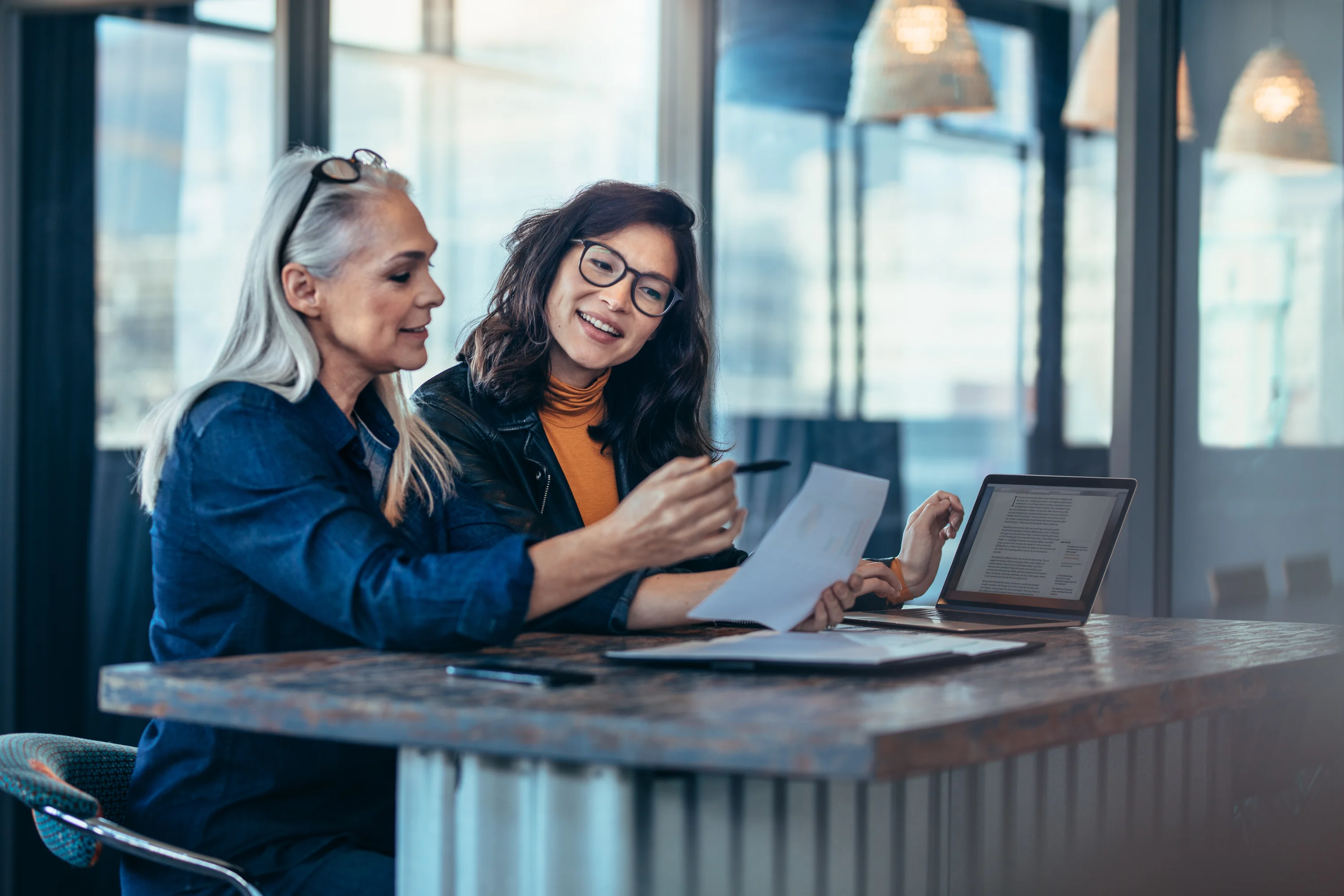 Geschäftsfrauen, Lösungen, Büro, Finanzplanung